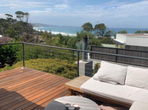 Fern Ocean Views Middle of Town WiFi and Pet Friendly